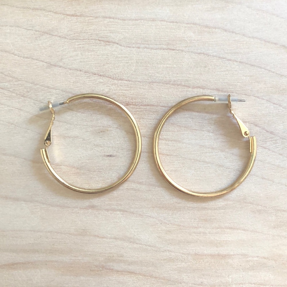Gold hoop earrings 1.5 inch diameter